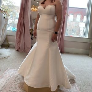 Ivory wedding dress